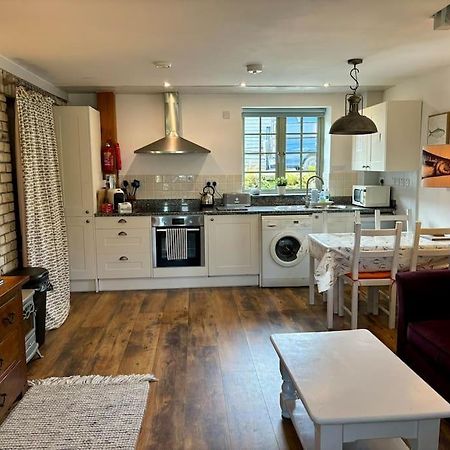 Little Bream - Pretty Cosy Cottage, Sea Views, Walk To The Beach Mawnan Smith エクステリア 写真