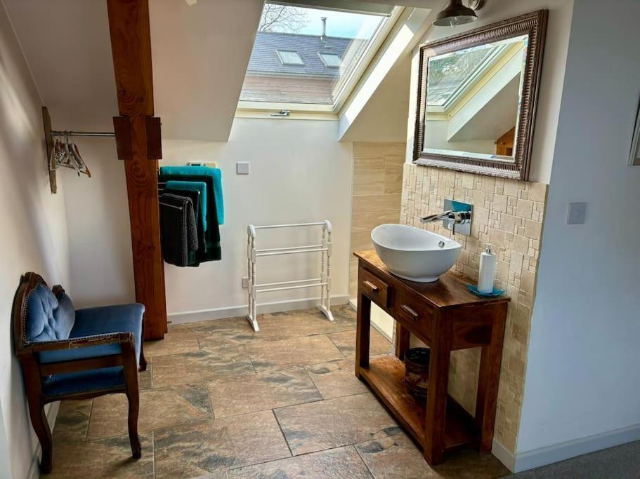 Little Bream - Pretty Cosy Cottage, Sea Views, Walk To The Beach Mawnan Smith エクステリア 写真