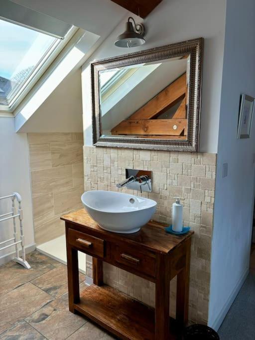Little Bream - Pretty Cosy Cottage, Sea Views, Walk To The Beach Mawnan Smith エクステリア 写真