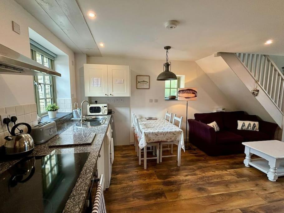Little Bream - Pretty Cosy Cottage, Sea Views, Walk To The Beach Mawnan Smith エクステリア 写真