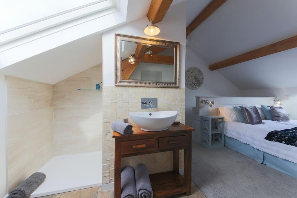 Little Bream - Pretty Cosy Cottage, Sea Views, Walk To The Beach Mawnan Smith エクステリア 写真