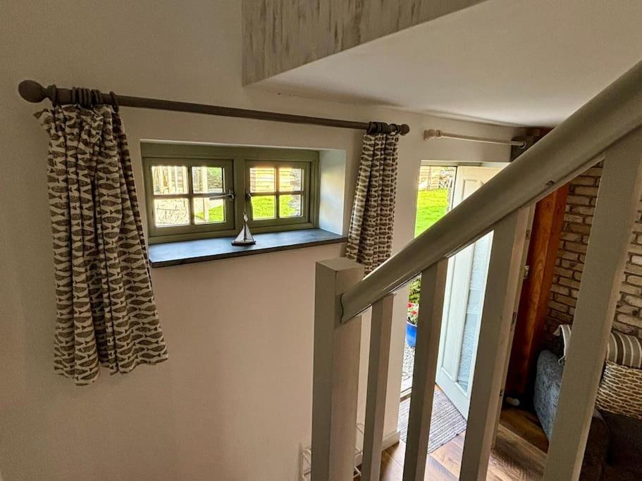 Little Bream - Pretty Cosy Cottage, Sea Views, Walk To The Beach Mawnan Smith エクステリア 写真